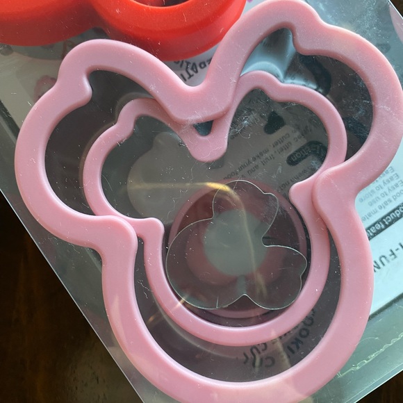 Mickey Mouse Cookie Cutters - Picture 3 of 3